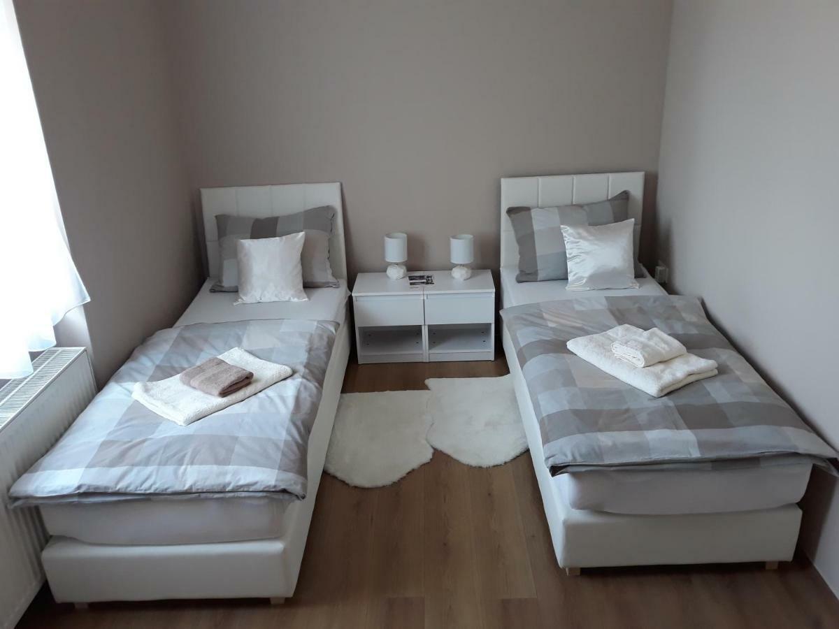 Apartamento Station Osijek Exterior foto